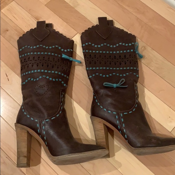 BCBG Maxaria heeled boots - Picture 2 of 3